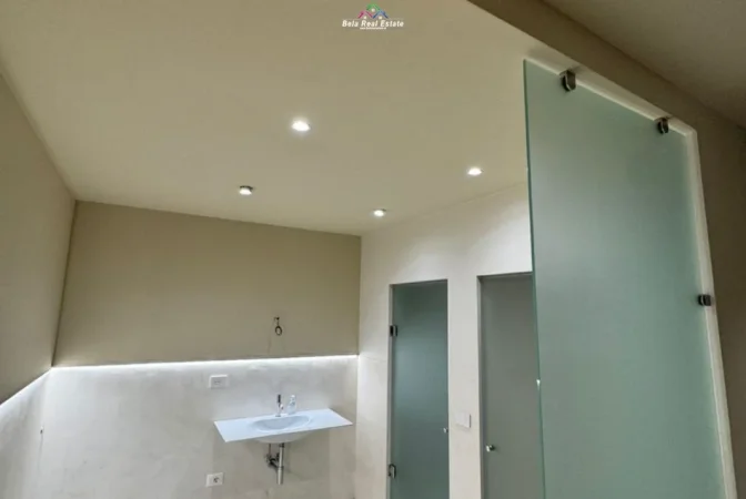 Tirane, jepet me qera apartament 2+1 Kati 2, 100 m² 1.100 € (Rruga e Durresit)