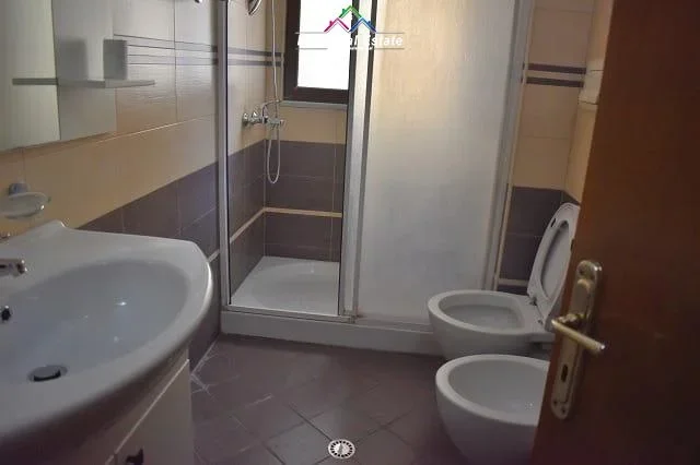 Tirane, jepet me qera apartament 3+1+Ballkon Kati 6, 120 m² 600 € (5 maji)