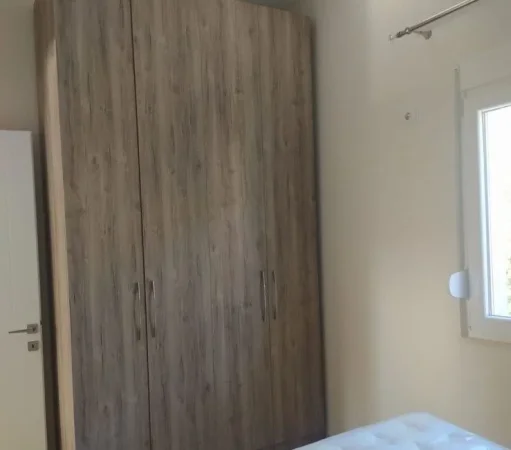 Tirane, jepet me qera apartament 1+1 Kati 2, 62 m² 350 € (Shkoze)