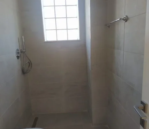 Tirane, jepet me qera apartament 1+1 Kati 2, 62 m² 350 € (Shkoze)