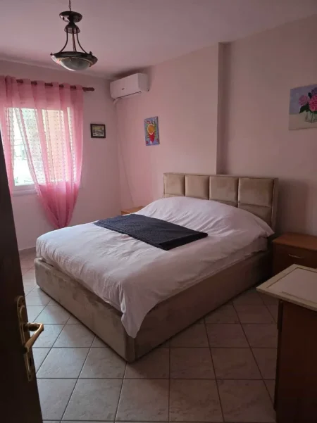 Tirane, jepet me qera apartament 1+1 Kati 3, 65 m² 580 € (Rruga Medar Shtylla)