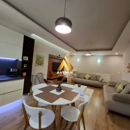 Shqiperi, jepet me qera apartament 2+1 Kati 2, 110 m² 600 € 