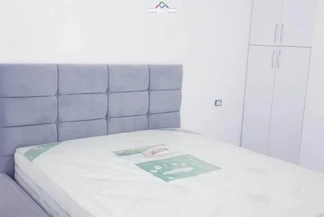 Tirane, jepet me qera apartament 1+1+Ballkon Kati 2, 60 m² 700 € (komuna e parisit)