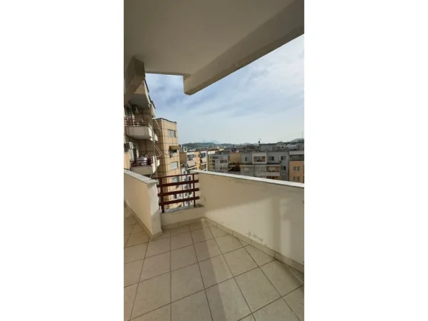 Tirane, shitet apartament 2+1+Aneks+Ballkon Kati 8, 103 m² 158.000 € (Unaza e Re)