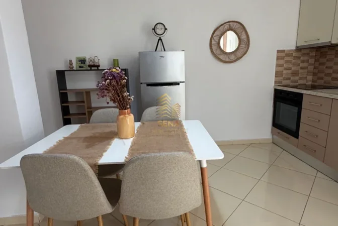 Tirane, jepet me qera apartament 1+1 Kati 3, 50 m² 400 € (Spitali QSUT)