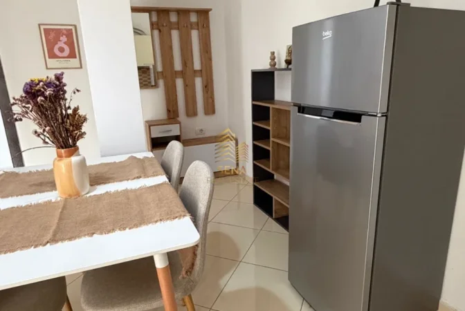 Tirane, jepet me qera apartament 1+1 Kati 3, 50 m² 400 € (Spitali QSUT)