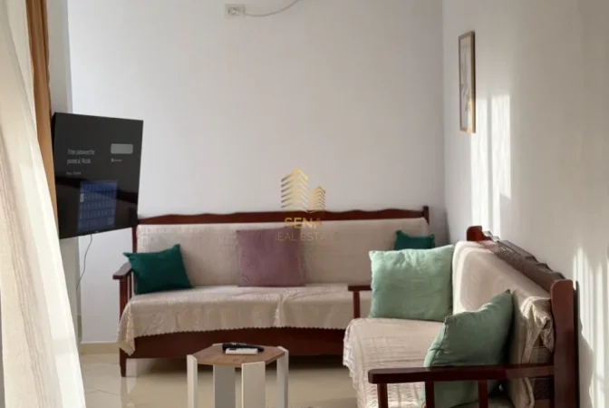 Tirane, jepet me qera apartament 1+1 Kati 3, 50 m² 400 € (Spitali QSUT)