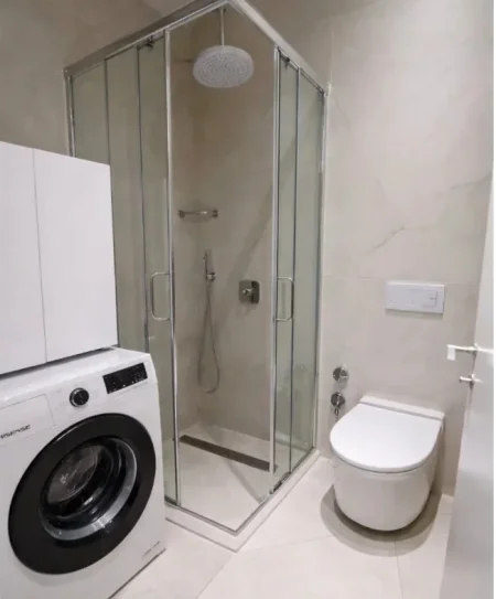 Tirane, jepet me qera apartament 1+1+Ballkon Kati 8, 50 m² 530 € (pasho hysa)