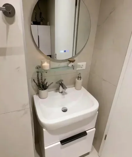 Tirane, jepet me qera apartament 1+1+Ballkon Kati 8, 50 m² 530 € (pasho hysa)