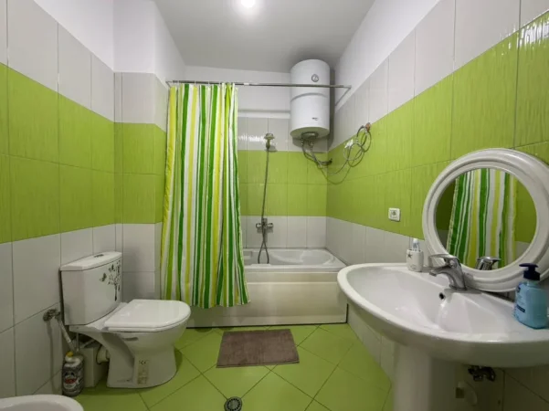 Tirane, jepet me qera apartament 2+1+Ballkon Kati 3, 90 m² 600 € 