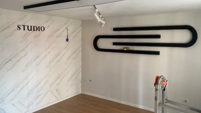 Tirane, jepet me qera dyqan Kati 0, 32 m² 550 € (Mine Peza)