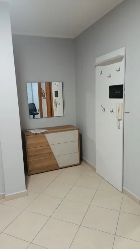 Tirane, jepet me qera apartament 2+1+Ballkon Kati 4, 86 m² 650 € 
