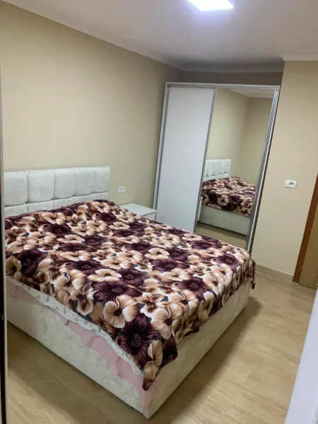 Tirane, jepet me qera apartament 1+1 Kati 3, 60 m², Çmimi 45.000 Lekë të Reja,(Pranë Pediatrisë, Rruga Kongresi Manastirit, Tiranë)