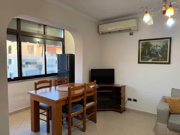 Tirane, jepet me qera apartament 1+1 Kati 8, 52 m² 420 € (Rruga e dibres)
