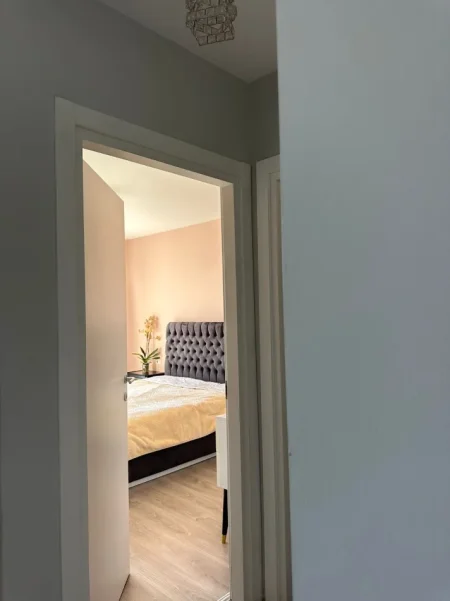 Tirane, jepet me qera apartament 1+1+Ballkon Kati 5, 65 m² 600 € (Don Bosco)