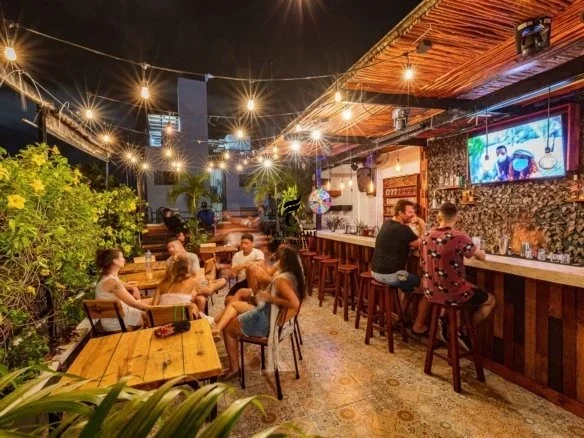 Tirane, jepet me qera lokal Kati 0, 340 m² 5.000 € (BLLOK)