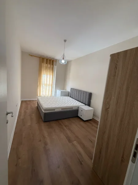 Tirane, jepet me qera apartament 1+1+Ballkon Kati 3, 65 m² 500 € 