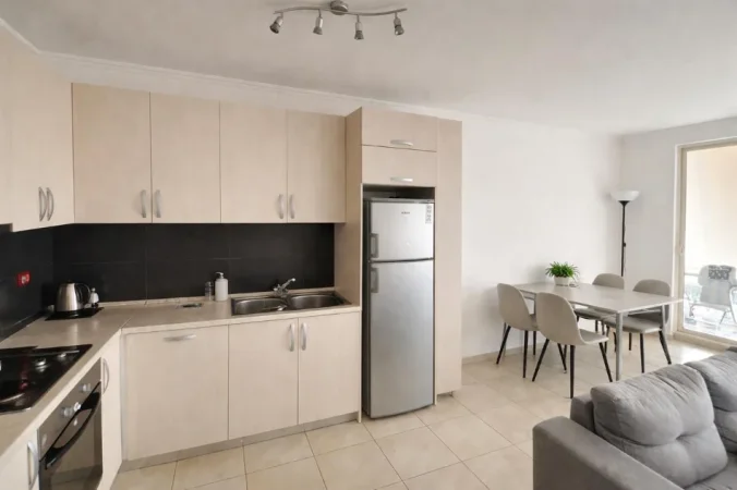 Tirane, jepet me qera apartament 2+1+Ballkon Kati 4, 100 m² 550 € (Rruga Idriz Dollaku)
