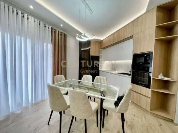 Tirane, jepet me qera apartament 2+1+Ballkon Kati 4, 100 m² 1.500 € 