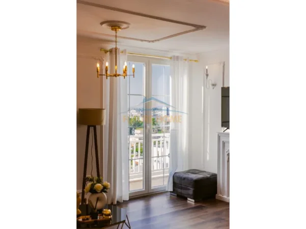 Tirane, jepet me qera apartament 1+1+Ballkon Kati 9, 70 m² 620 € (Unaza e re)