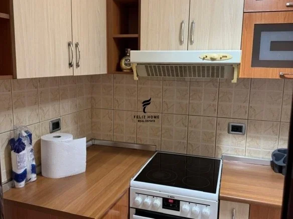 Tirane, jepet me qera apartament 1+1 Kati 5, 65 m² 400 € (SHKOLLA E BASHKUAR)