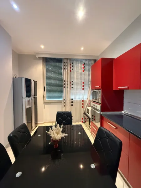 Tirane, shitet apartament 2+1+Ballkon , 119 m² 250.000€, Kompleksi Halili, prane Selvise