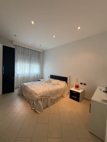 Tirane, shitet apartament 2+1+Ballkon , 119 m² 250.000€, Kompleksi Halili, prane Selvise