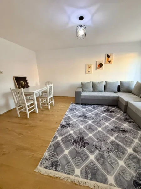 Tirane, jepet me qera apartament 1+1 Kati 2, 70 m² 500 € (Rruga Bardhyl)