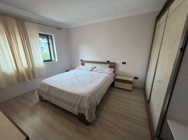 Tirane, jepet me qera 1+1 Kati 5, 70 m² 500 € (Myslym Shyri)