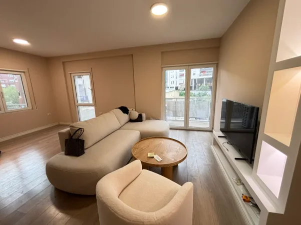 Tirane, jap me qera apartament 2+1+Ballkon Kati 2, 97 m² 1.400 € 