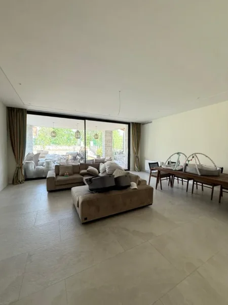 Tirane, shitet Vile 3 Katshe Kati 0, 387 m² 1.900.000 € (TEG)