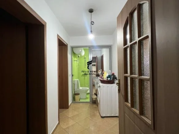 Tirane, jepet me qera apartament 2+1 Kati 1, 120 m² 550 € (ALI DEMI)
