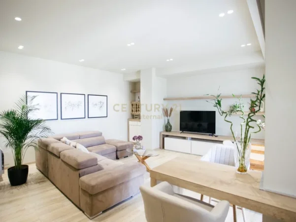 Tirane, jepet me qera apartament 2+1 Kati 12, 99 m² 1.500 € 