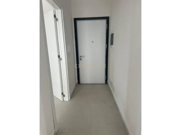 Tirane, jepet me qera zyre Kati 1, 105 m² 600 € 