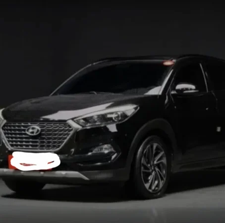 Tirane, shes SUV Hyundai Tucson Nafte, e zeze automatik Kondicioner 90.000 km 12.000 €