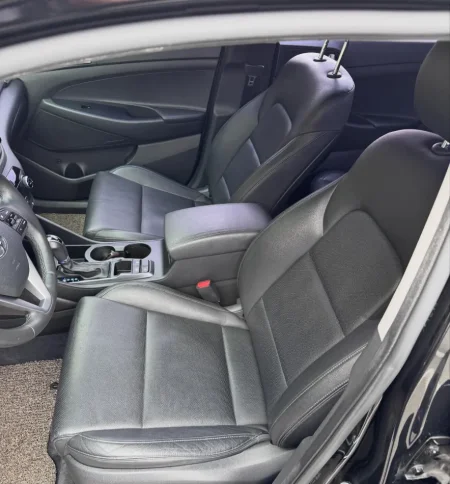 Tirane, shes SUV Hyundai Tucson Nafte, e zeze automatik Kondicioner 90.000 km 12.000 €