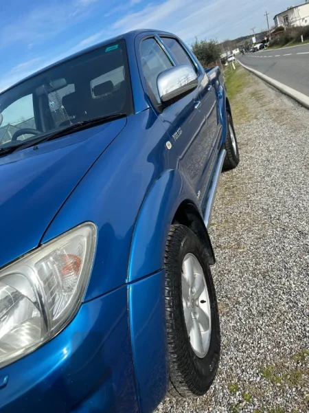 Shkoder, shitet SUV toyota hi lux Nafte, blu automatik Kondicioner 230.000 km 9.700 €