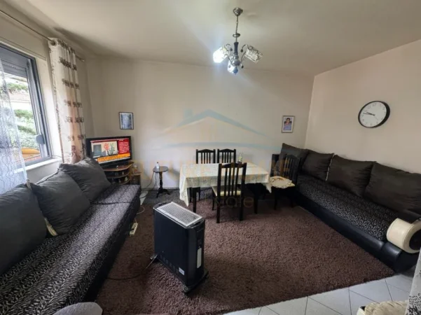 Tirane, shitet apartament 2+1 Kati 2, 75 m² 145.000 € (ISH PARKU AUTOBUZAVE)