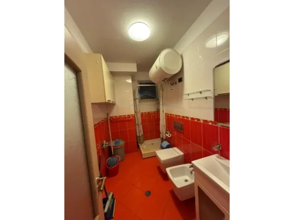 Tirane, jepet me qera apartament 2+1+2 Kati 2, 91 m² 450 € (FRESK , Prane Fizikes Berthamore)