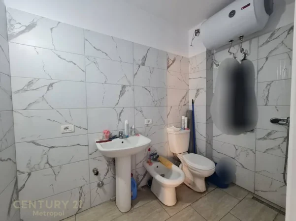 Tirane, shitet apartament 1+1+Ballkon Kati 5, 74 m² 162.800 €