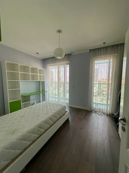 Tirane, jepet me qera apartament 2+1 Kati 8, 148 m² 2.000 € (Stadiumi Air Albania)