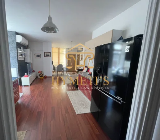 Tirane, jepet me qera apartament 3+1 Kati 3, 800 € (Blloku i Ambasadave)