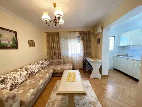 Tirane, jepet me qera apartament 1+1+Aneks Kati 4, 65 m² 530 € (rruga mine peza)