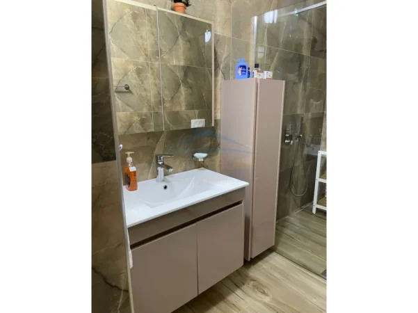 Tirane, shitet apartament 2+1+Ballkon Kati 3, 133 m² 265.000 € (Bulevardi Gjergj Fishta)