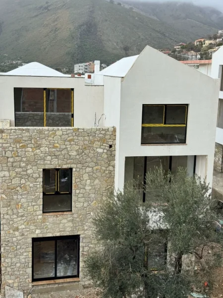 Borsh, shitet Vile 3 Katshe , 240 m² 490.000 € (borsh)