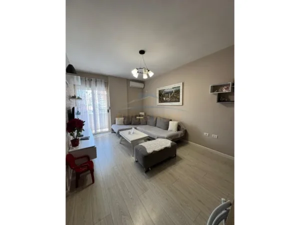 Tirane, shitet apartament 1+1+Ballkon Kati 3, 64 m² 119.000 € (Fabrika e Miellit)