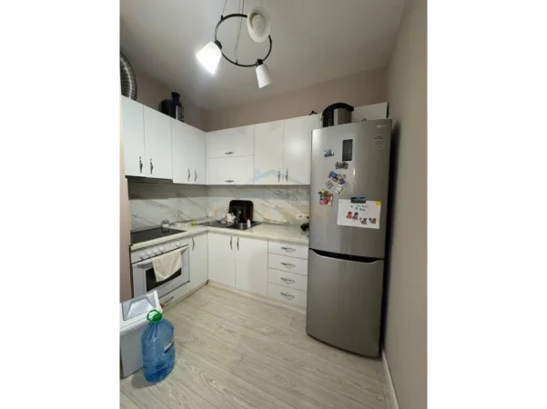 Tirane, shitet apartament 1+1+Ballkon Kati 3, 64 m² 119.000 € (Fabrika e Miellit)