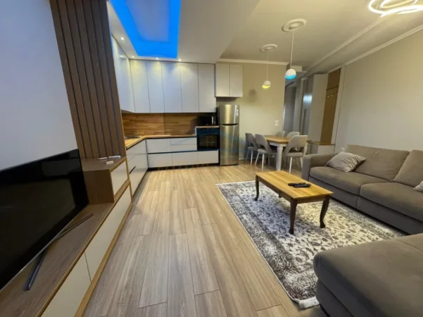 Tirane, jepet me qera apartament 2+1 Kati 5, 105 m² 800 € (JORDAN MISJA)