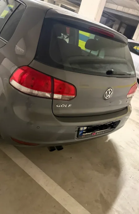 Tirane, shitet makine Golf 6 Nafte, gri metalizato automatik Kondicioner 220.000 km 6.500 € Viti 2010 Model EU Cmimi i diskutueshem