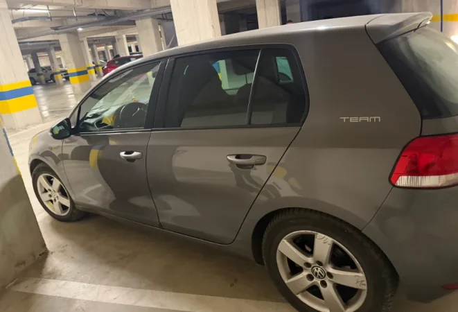 Tirane, shitet makine Golf 6 Nafte, gri metalizato automatik Kondicioner 220.000 km 6.500 € Viti 2010 Model EU Cmimi i diskutueshem